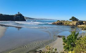 Sleeps 3 To 4 - - 200M From Beach